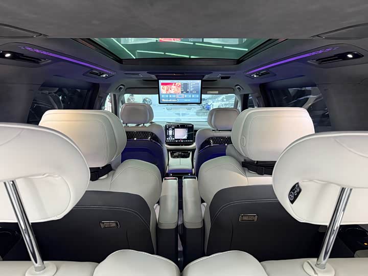 Фото 9 - Zeekr 009