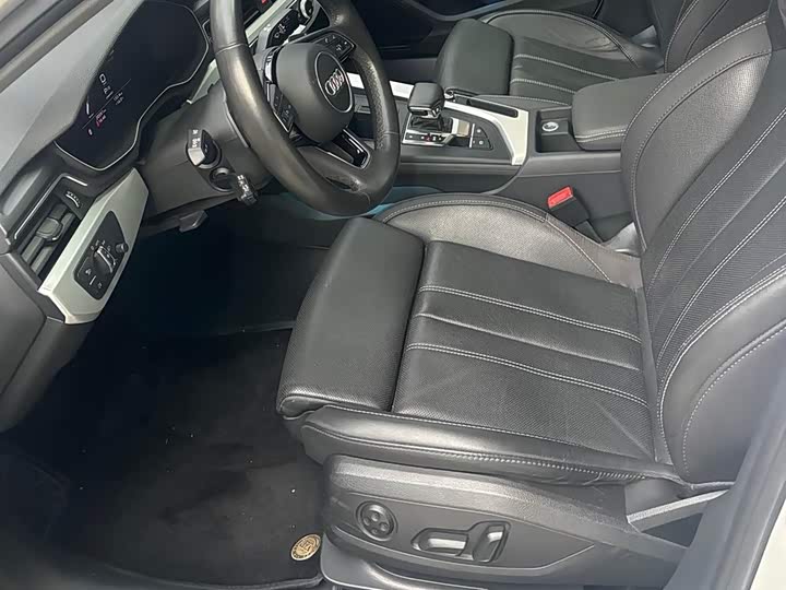 Фото 5 - Audi A4L