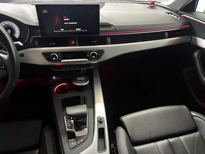 Фото 9 - Audi A4L