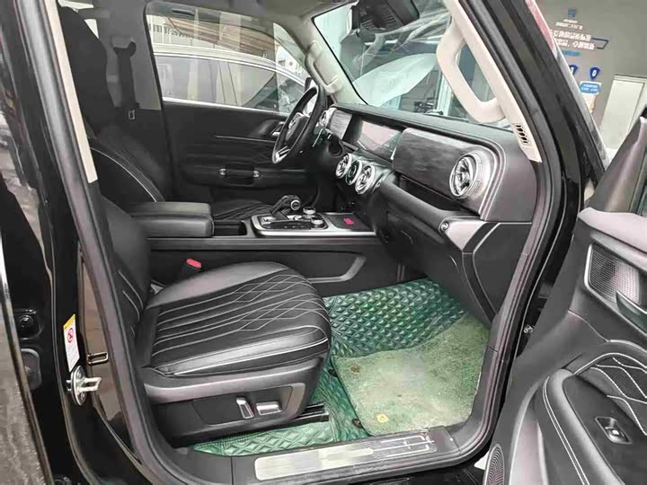 Фото 9 - Tank 300