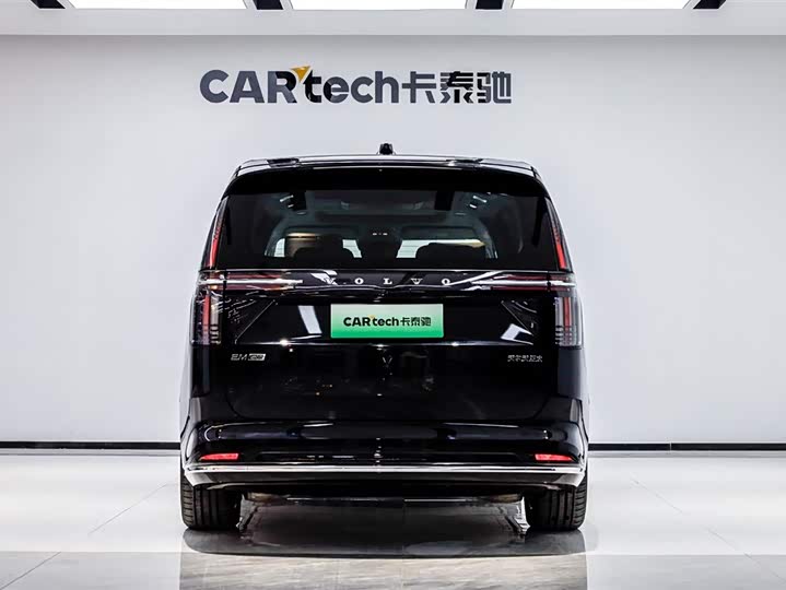 Фото 5 - Volvo EM90