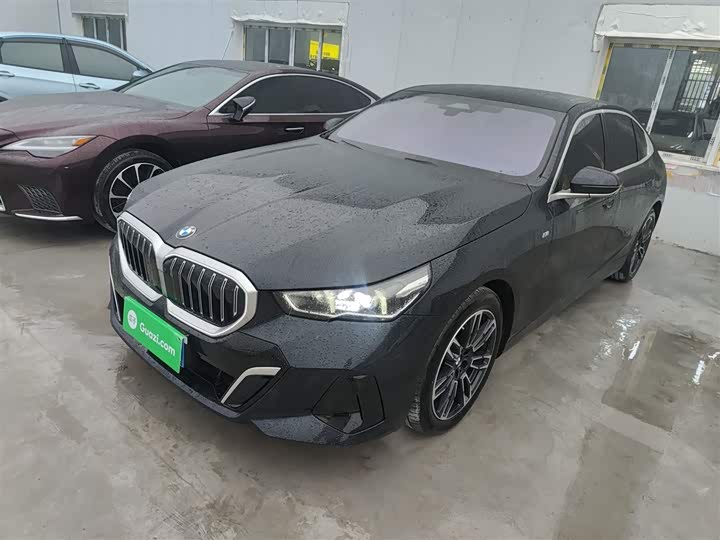 Фото 2 - BMW 5 Series