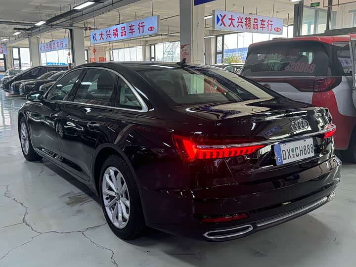 Фото 6 - Audi A6L