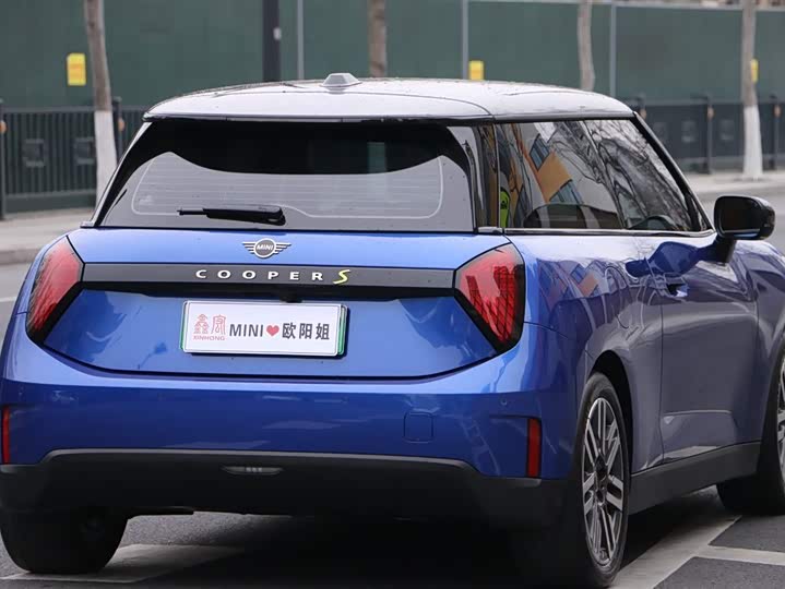 Фото 4 - Mini Cooper