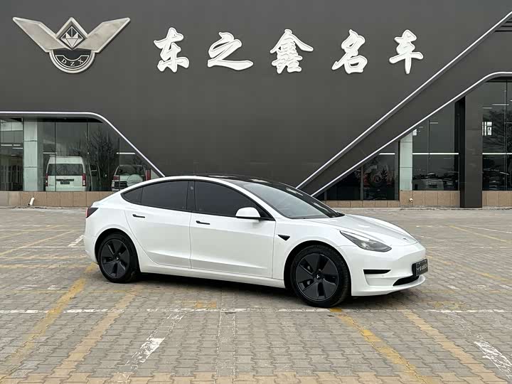 Фото 7 - Tesla Model 3