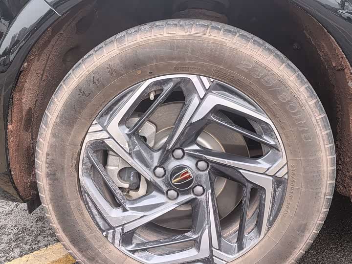 Фото 5 - Hongqi HS3