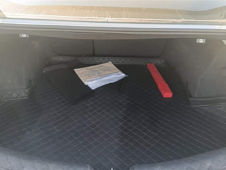 Фото 4 - Chevrolet Malibu XL