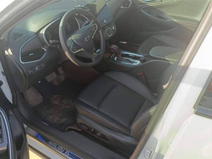 Фото 9 - Chevrolet Malibu XL