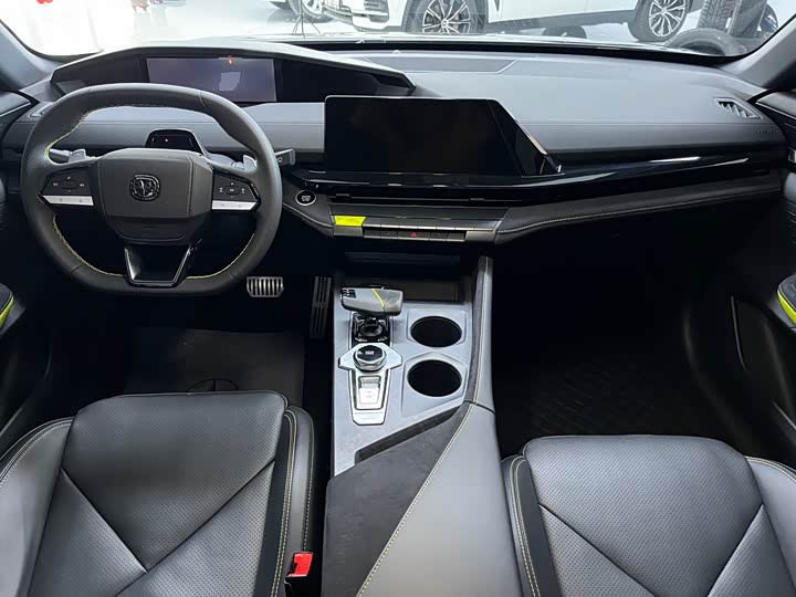 Фото 9 - Changan UNI-V