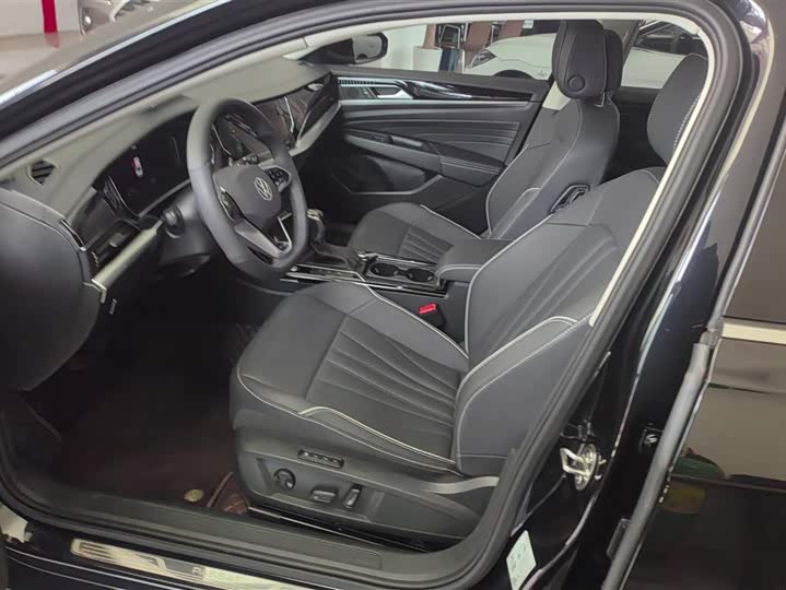 Фото 9 - Volkswagen Passat