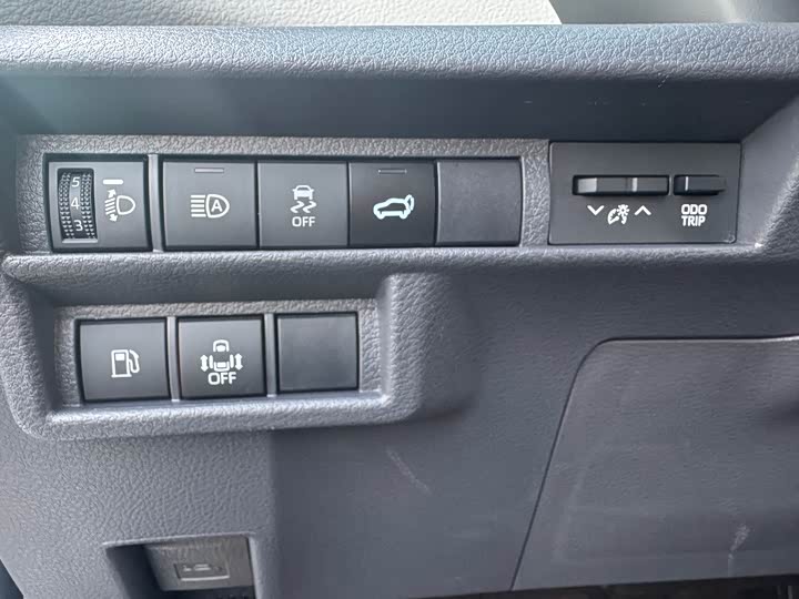 Фото 8 - Toyota Sienna