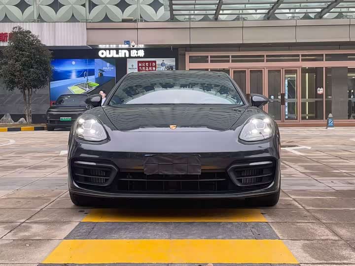 Фото 2 - Porsche Panamera