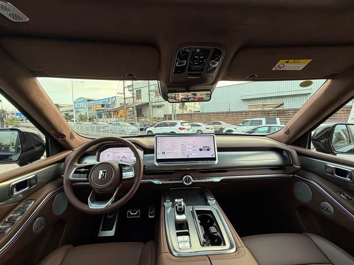 Фото 5 - Tank 700 Hybrid