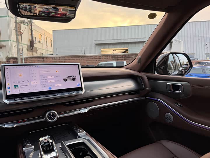 Фото 7 - Tank 700 Hybrid