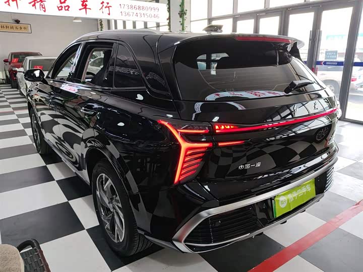 Фото 5 - Hongqi HS3 Hybrid