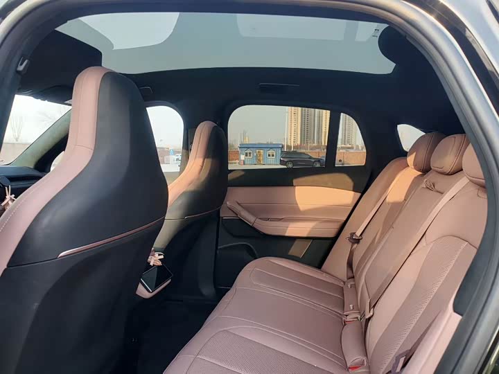 Фото 8 - Nio EC6