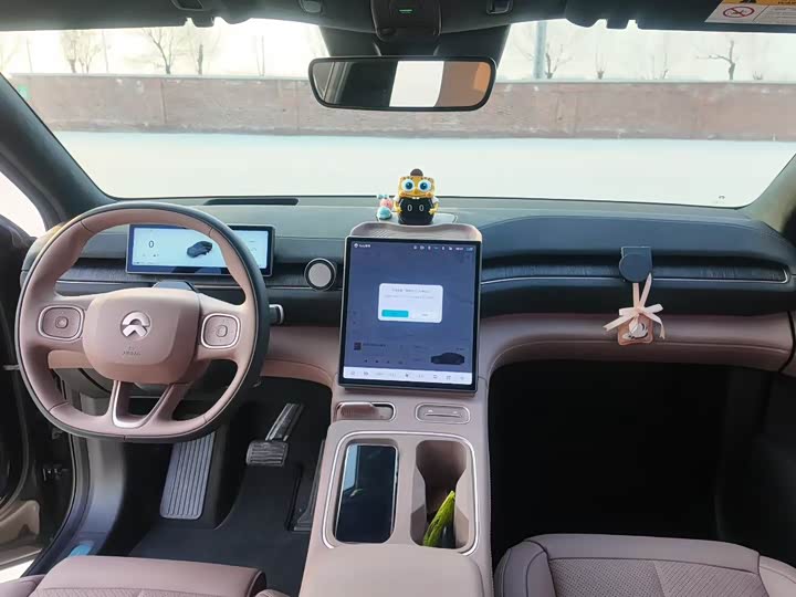 Фото 9 - Nio EC6