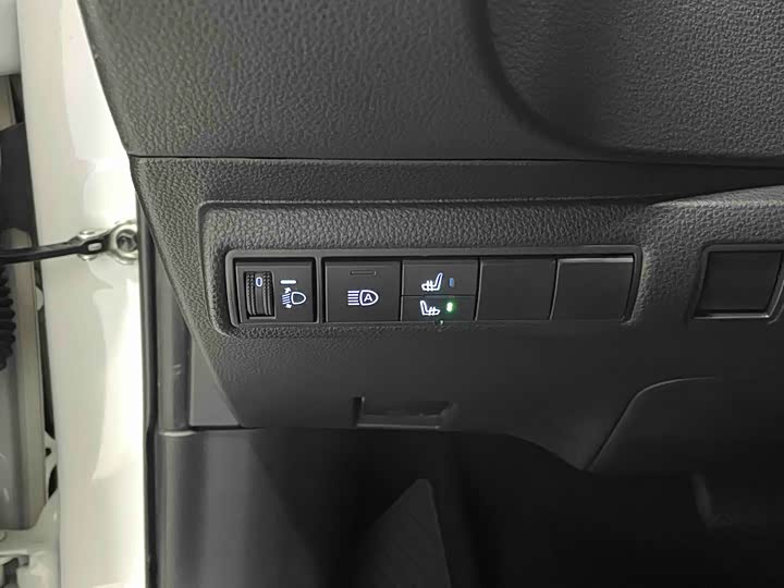 Фото 8 - Toyota Corolla