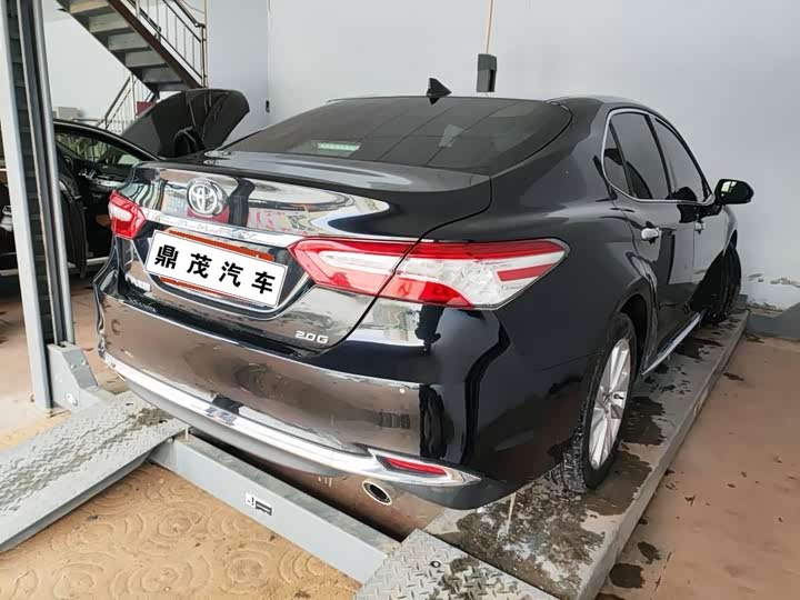 Фото 4 - Toyota Camry