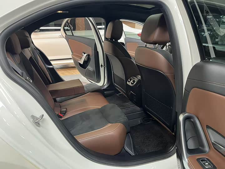 Фото 9 - Mercedes-Benz A-Class