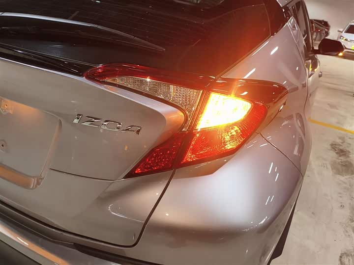 Фото 8 - Toyota Izoa