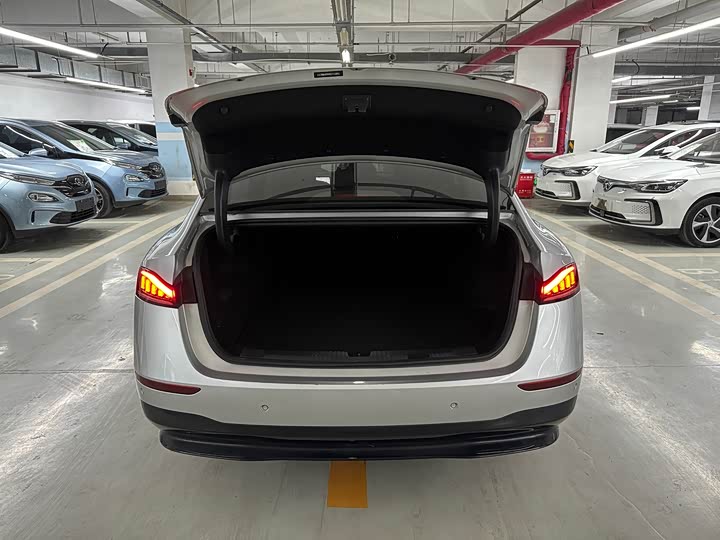 Фото 7 - Roewe D7