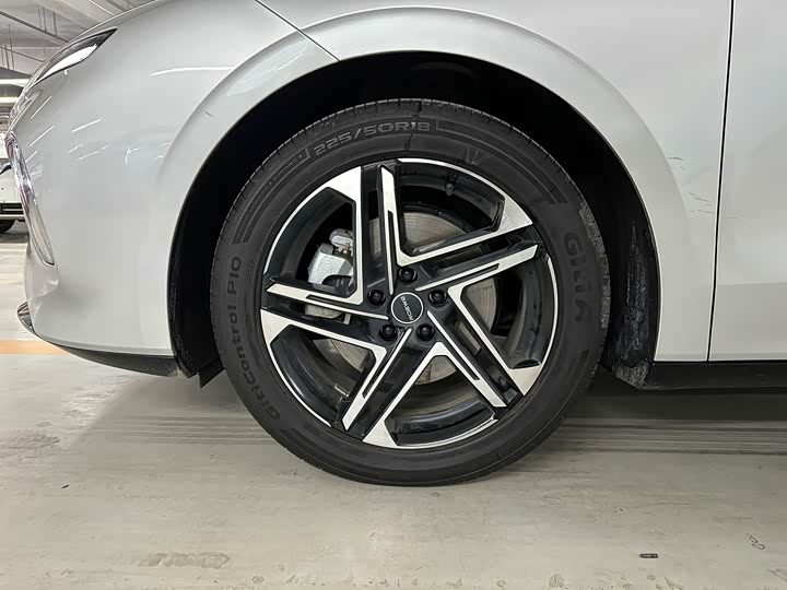 Фото 8 - Roewe D7