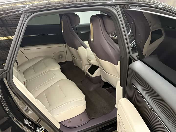 Фото 8 - Avatr 12