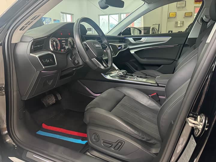 Фото 9 - Audi A6