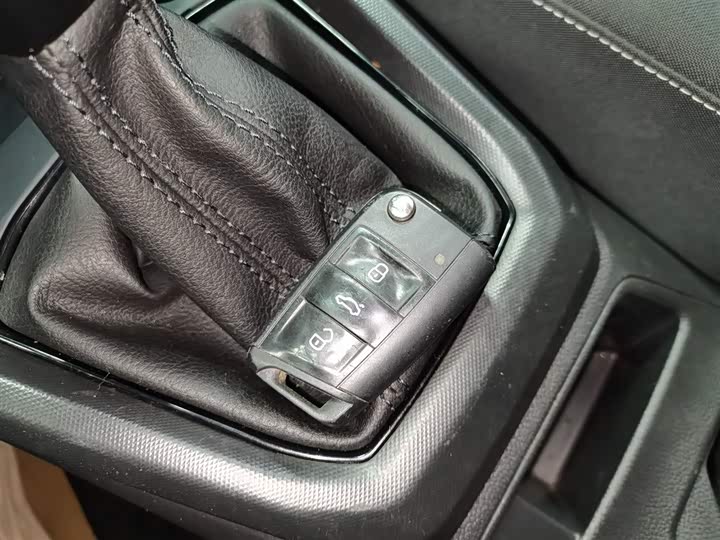 Фото 9 - Volkswagen T-Cross