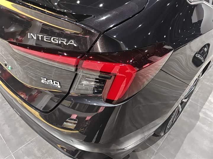 Фото 8 - Honda Integra