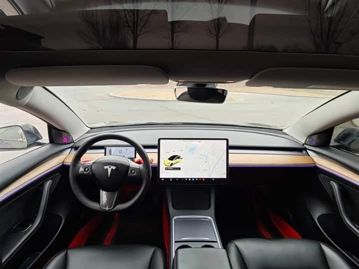 Фото 4 - Tesla Model 3