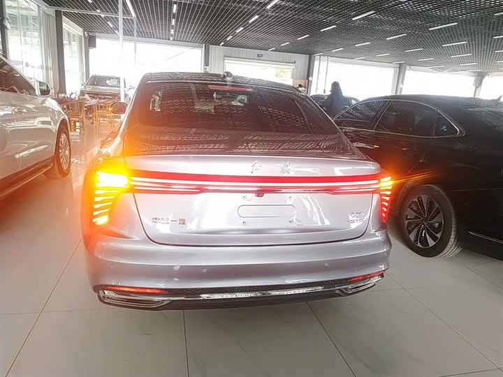 Фото 6 - Hongqi H5