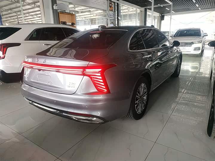 Фото 7 - Hongqi H5