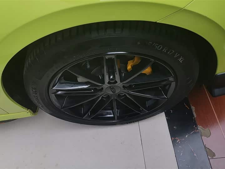 Фото 6 - Geely Binrui