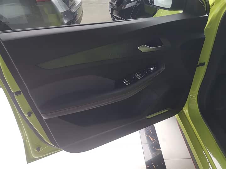 Фото 7 - Geely Binrui