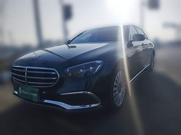 Фото 2 - Mercedes-Benz E-Class
