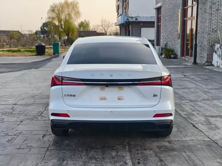 Фото 7 - Roewe i5