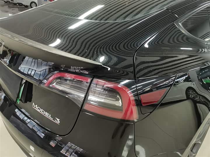 Фото 8 - Tesla Model 3