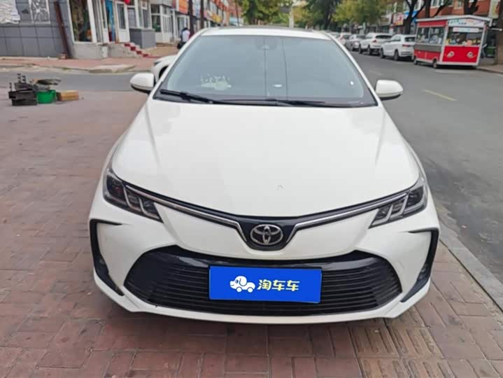 Фото 2 - Toyota Corolla