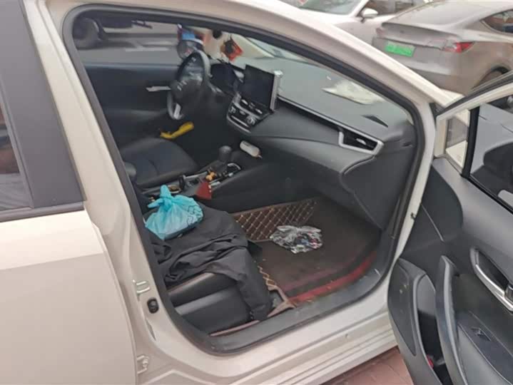 Фото 8 - Toyota Corolla