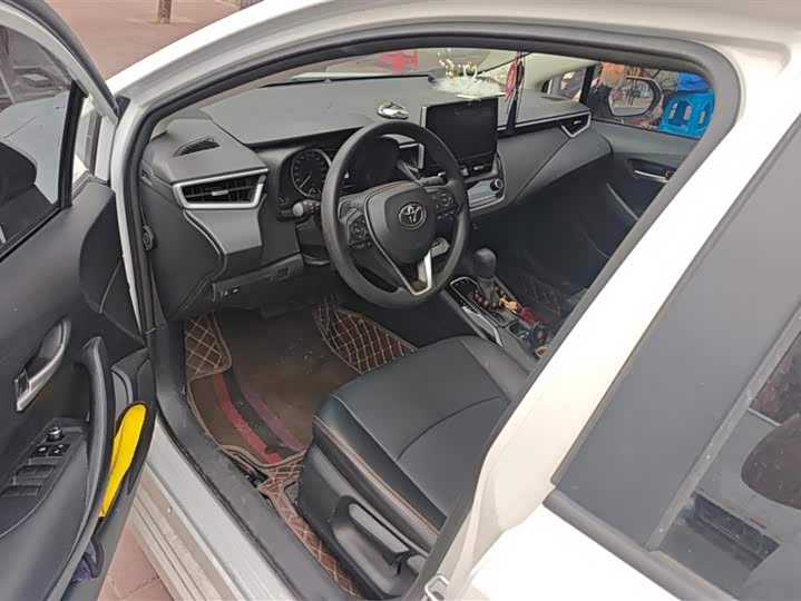 Фото 9 - Toyota Corolla