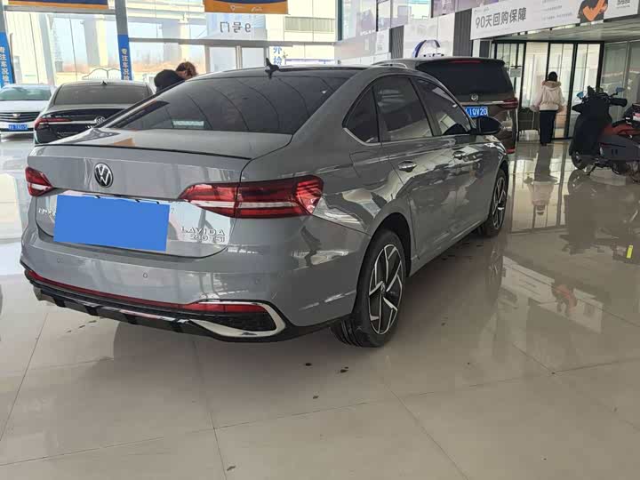 Фото 9 - Volkswagen Lavida