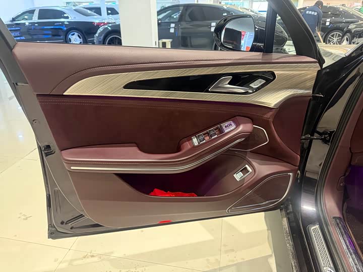 Фото 5 - Hongqi H9