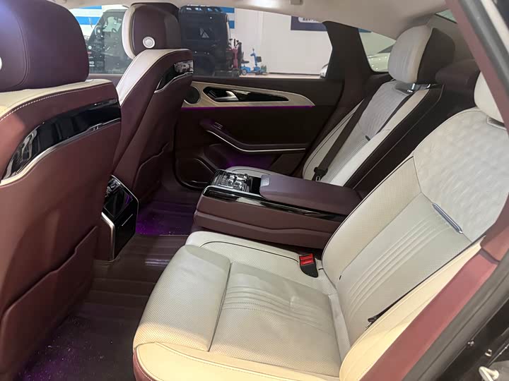 Фото 8 - Hongqi H9