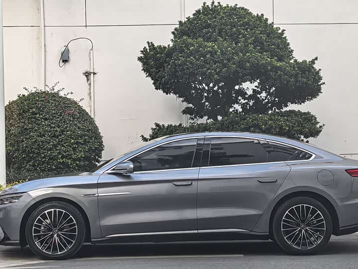 Фото 3 - BYD Han