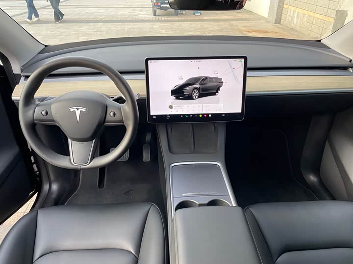 Фото 8 - Tesla Model Y