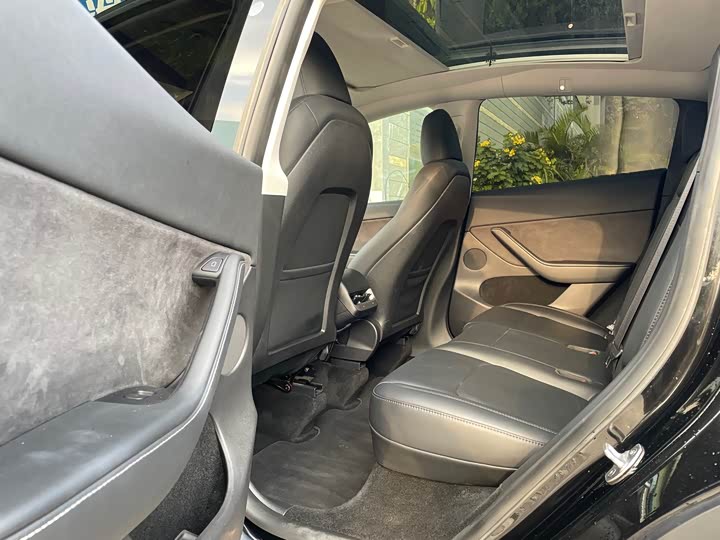 Фото 9 - Tesla Model Y