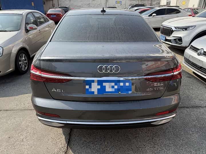 Фото 5 - Audi A6L