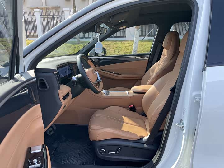 Фото 8 - Geely Galaxy L7